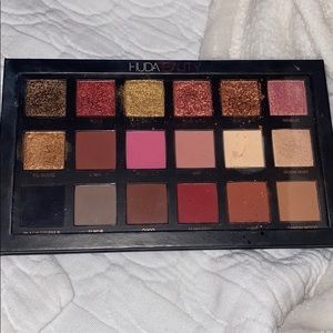 Huds Beaty rose gold pallet